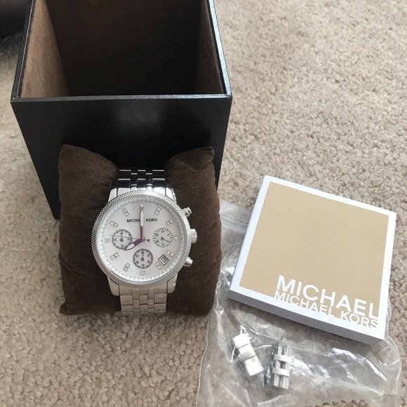 Michael Kors Watch - Picture 3 of 4